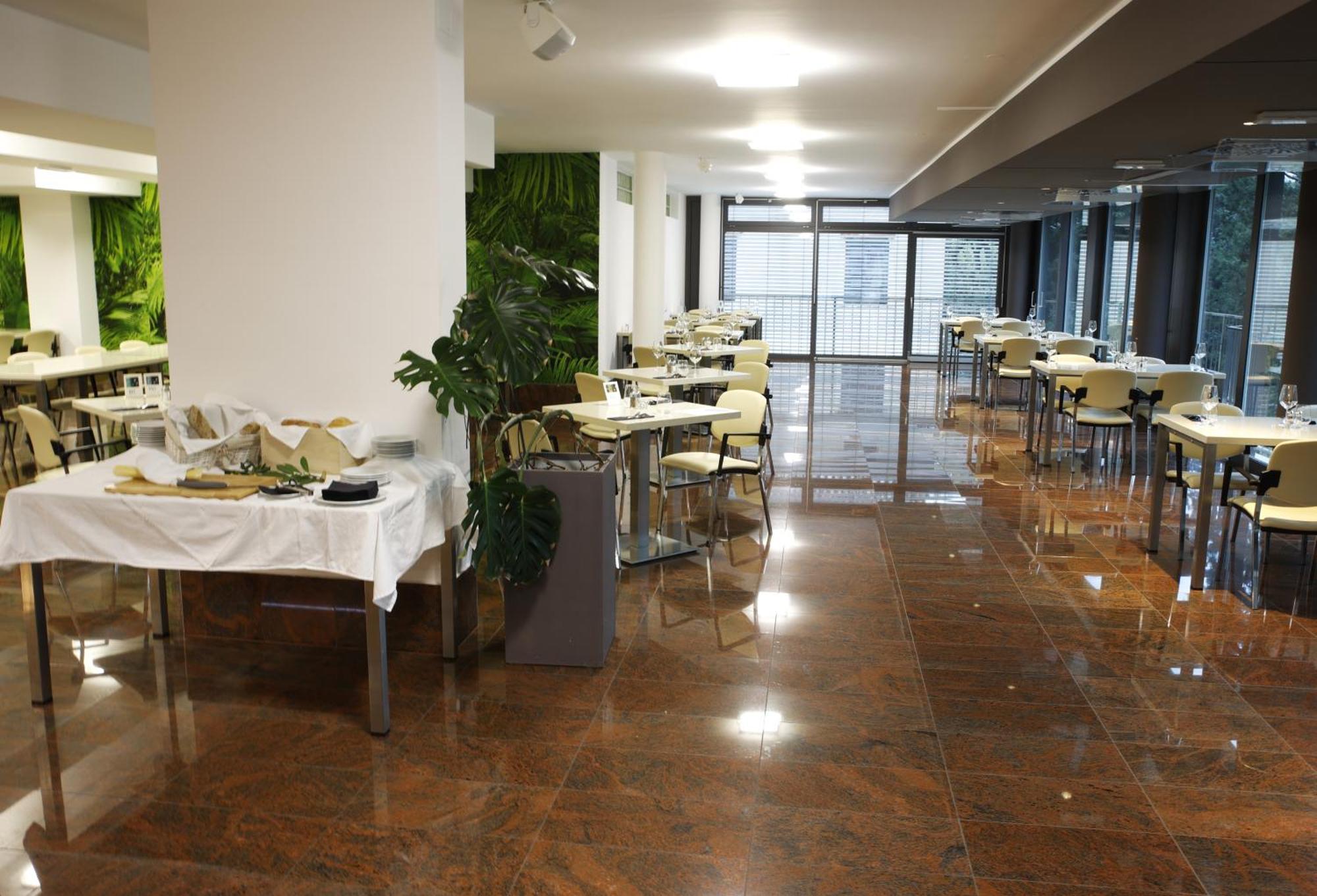Floramare Health Resort Izola Exterior photo